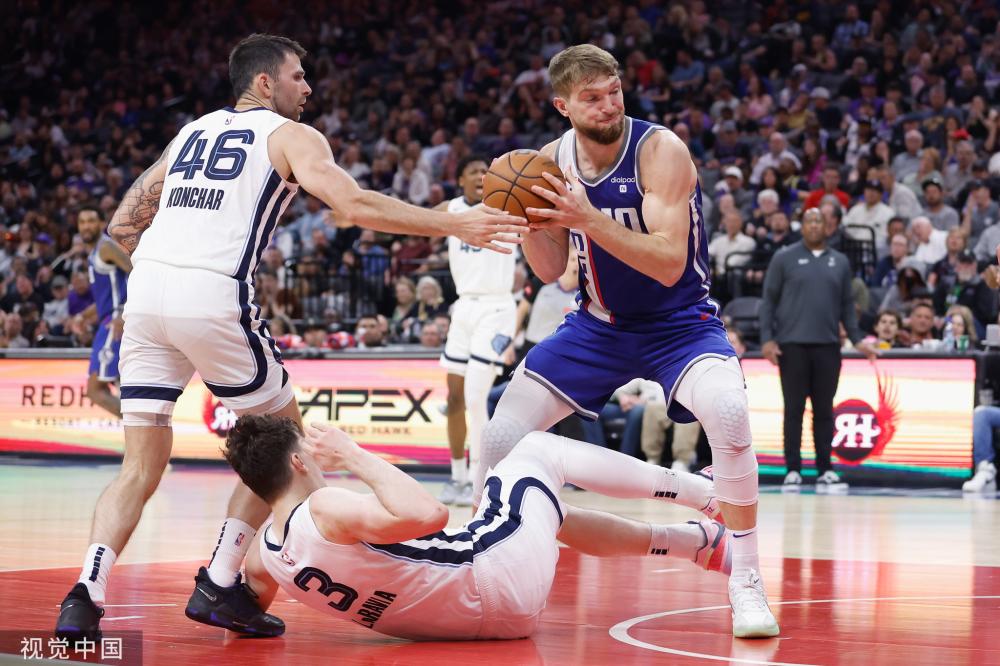 不仅帮助她 不仅帮助她