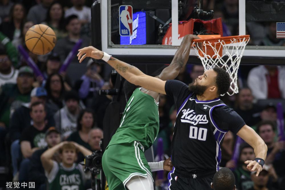 充满竞争的 充满竞争的